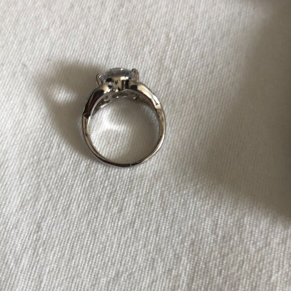 Cubic Zirconia ring - Picture 2 of 4